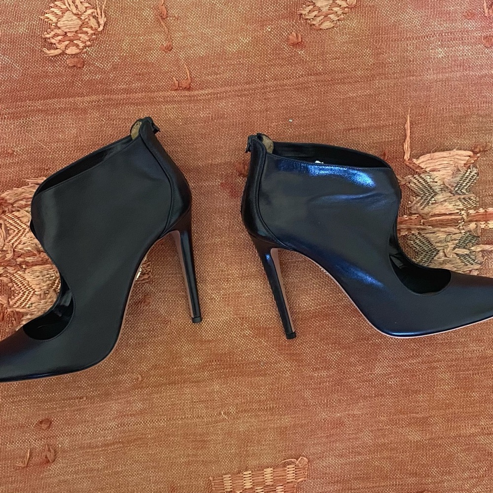 Aquazzura Black Cutout Heels size 8.5 - Picture 3 of 9